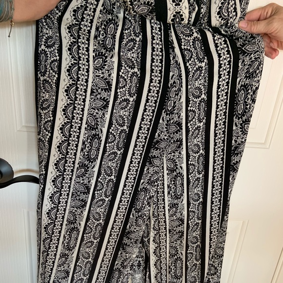 Black and white jumpsuit - Picture 3 of 5